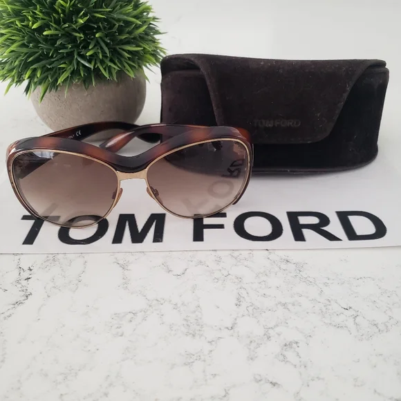 TOM FORD - Sunglasses & case